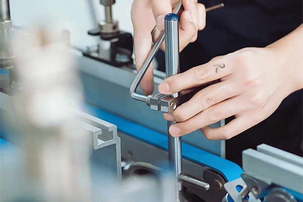 當(dāng)你擁有了一臺(tái)糊箱機(jī)時(shí)，保養(yǎng)尤為重要，淺析糊箱機(jī)保養(yǎng)與注意事項(xiàng)